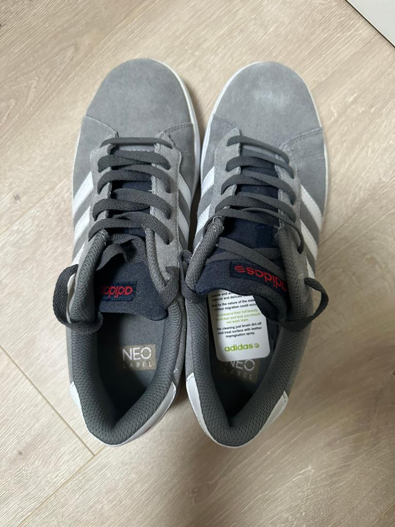 Adidas sneakers maat 43, grijs, Ophalen of Verzenden, Zo goed als nieuw