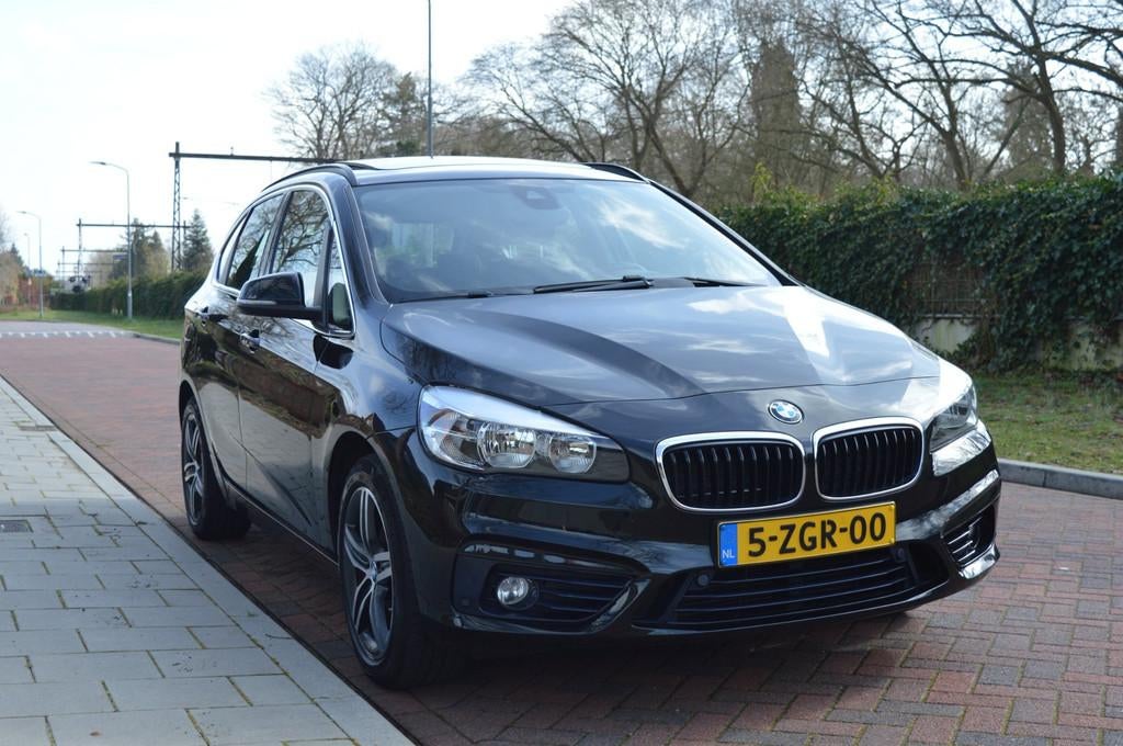 BMW 2-serie Active Tourer 218d Exe Org NL/NAP1ste-eigenaar/p, Auto's, Stof, 4 cilinders, 150 pk, Zwart