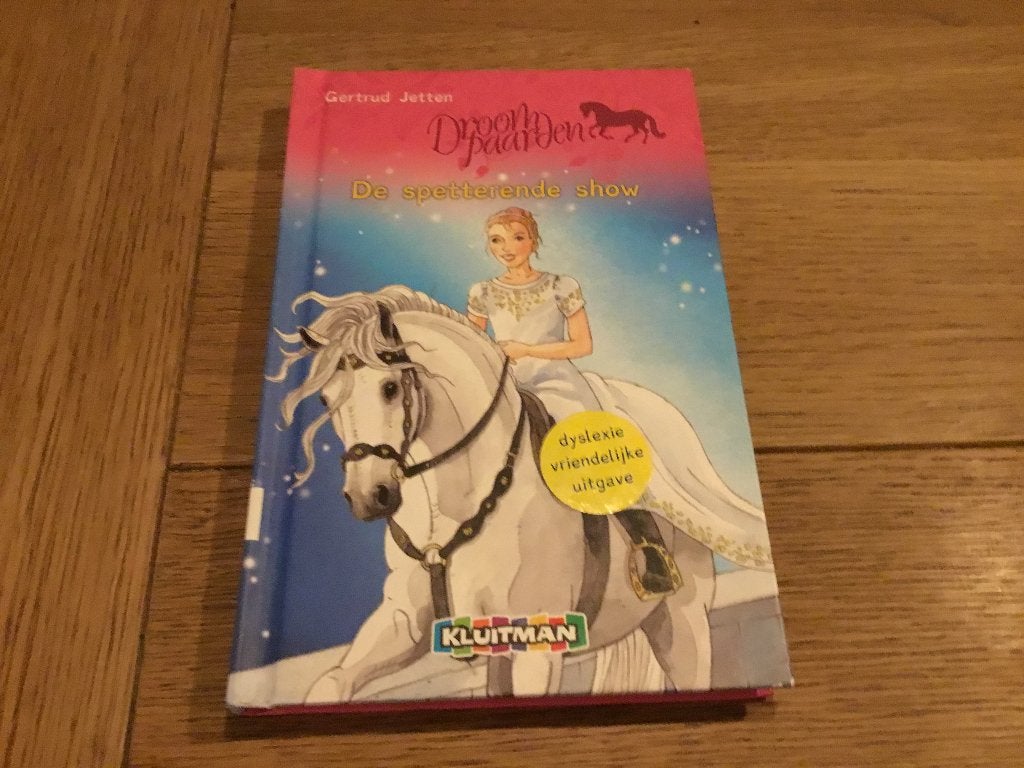 Leesboek Droompaarden De spetterende show (8+), Ophalen of Verzenden, Zo goed als nieuw, Kluitman, Fictie algemeen
