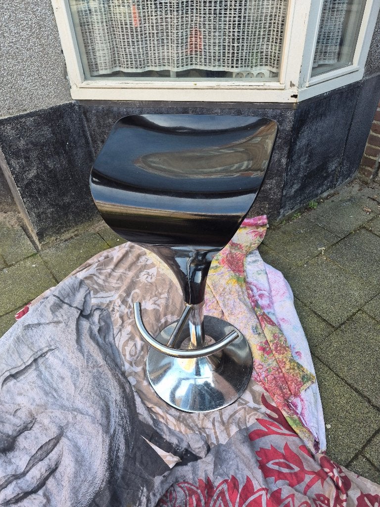 Barkruk, vintage, Design,1 stuk, zwarte zitting, Huis en Inrichting, Barkrukken, Ophalen, Gebruikt, 60 tot 90 cm, 1 kruk