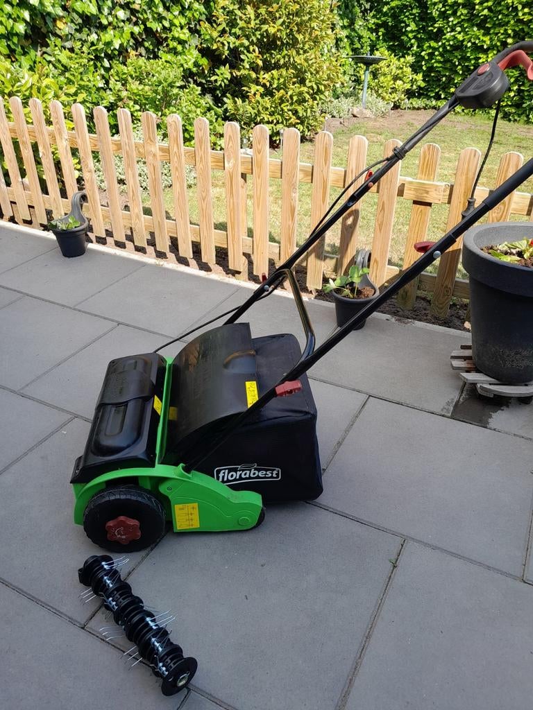 Florabest verticuteermachine - Slechts 2 keer gebruikt, Tuin en Terras, Ophalen of Verzenden, Zo goed als nieuw, Elektrisch, Florabest