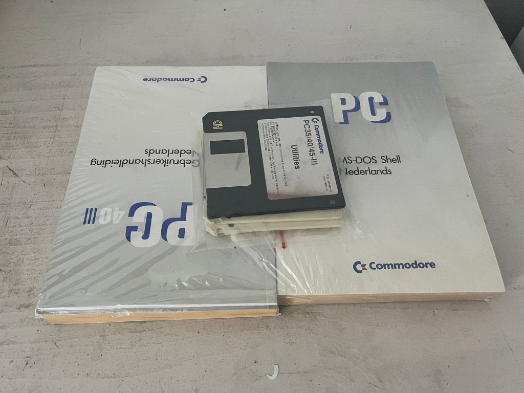 Originele Commodore PC handleiding (PC35/40/45-III) sealed, Computers en Software, Vintage Computers, Ophalen of Verzenden