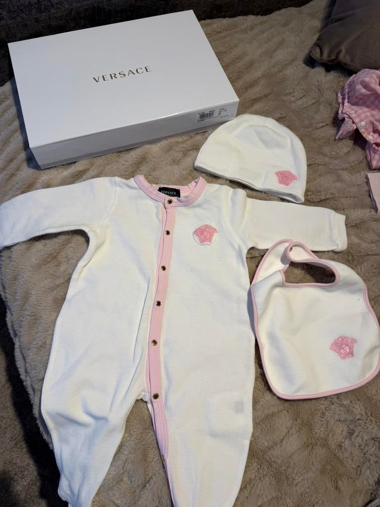 Versace babyset, Ophalen, Zo goed als nieuw, Jongetje of Meisje, Pakje