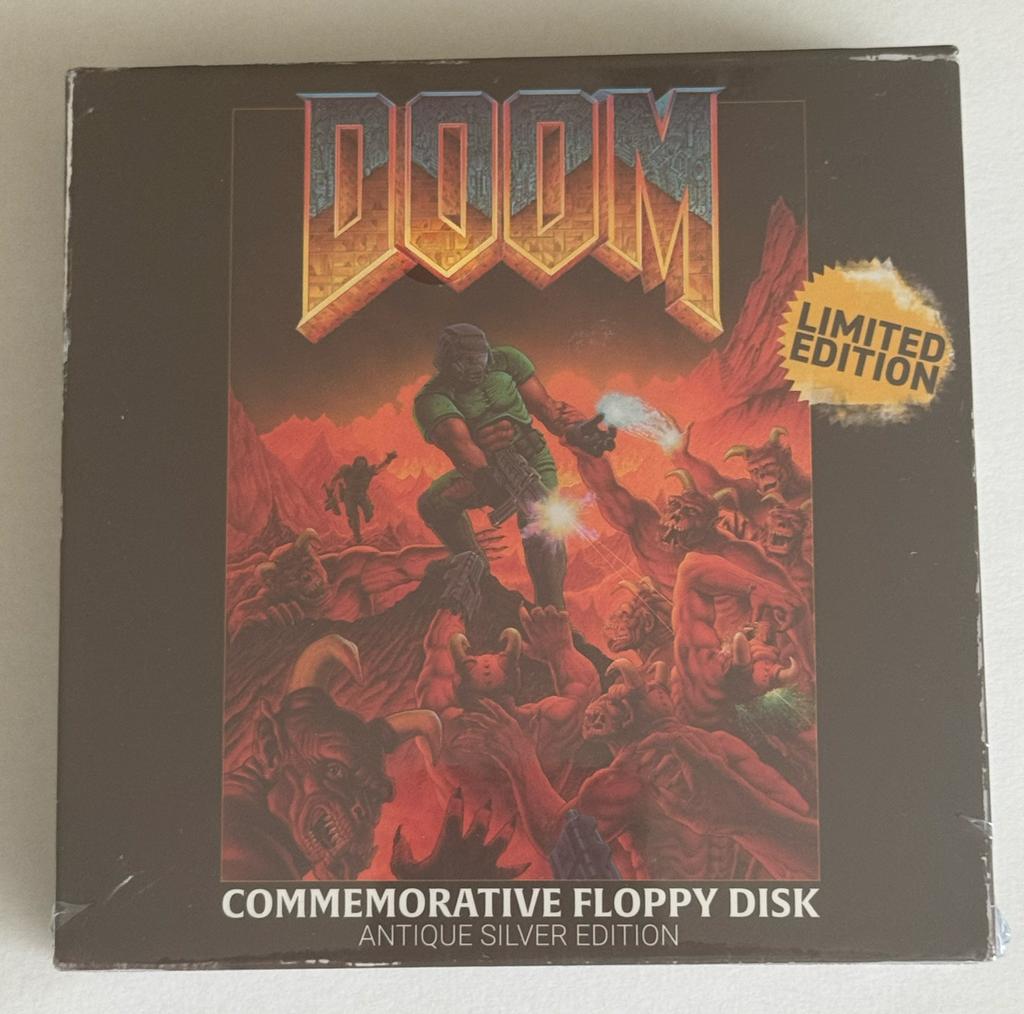 DOOM Floppy Disk - Limited Edition, Spelcomputers en Games, Games | Overige, Nieuw, Shooter, 1 speler, Vanaf 18 jaar, Ophalen of Verzenden