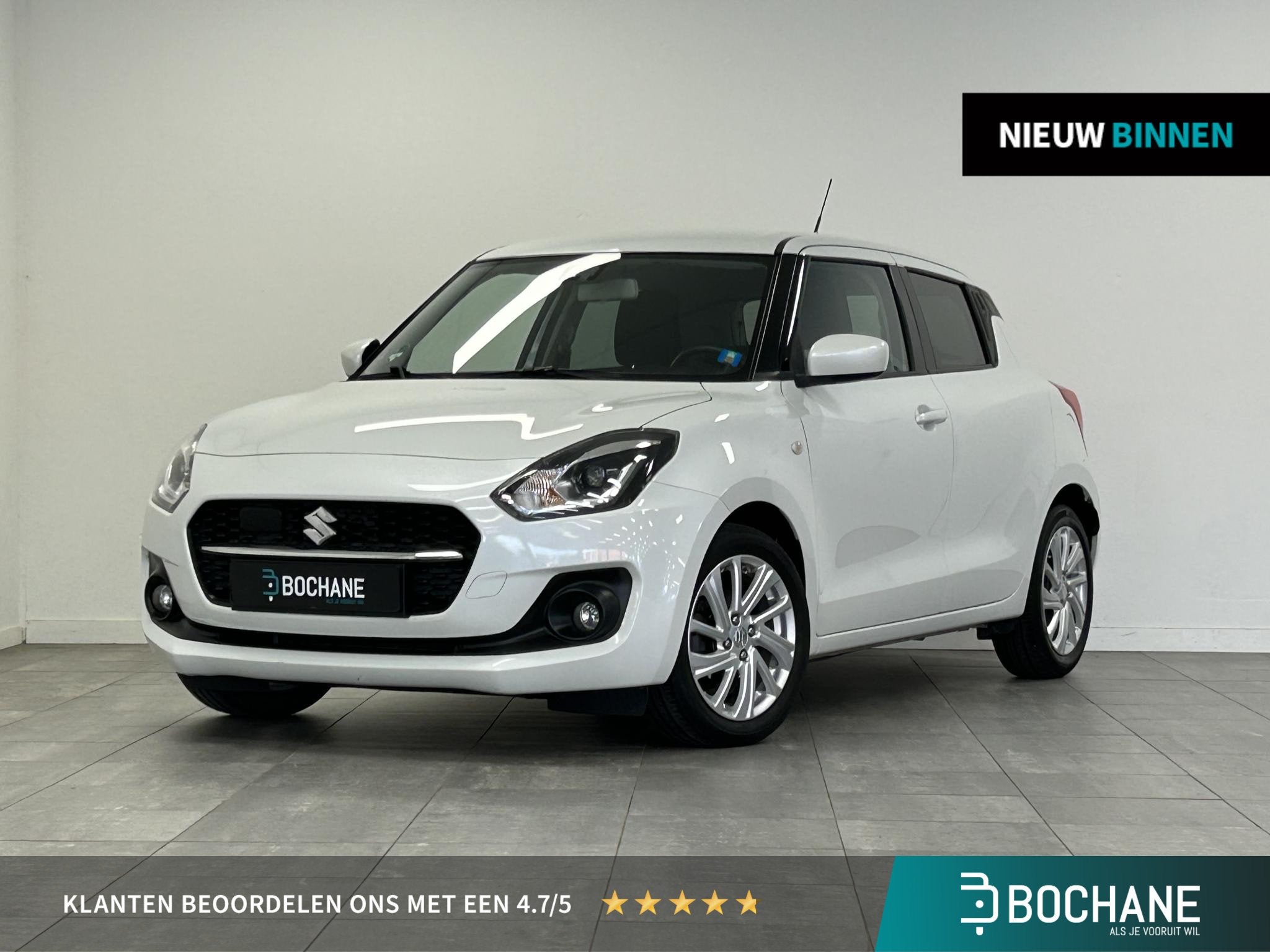 Suzuki Swift 1.2 Select Smart Hybrid | CAMERA | TREKHAAK | S