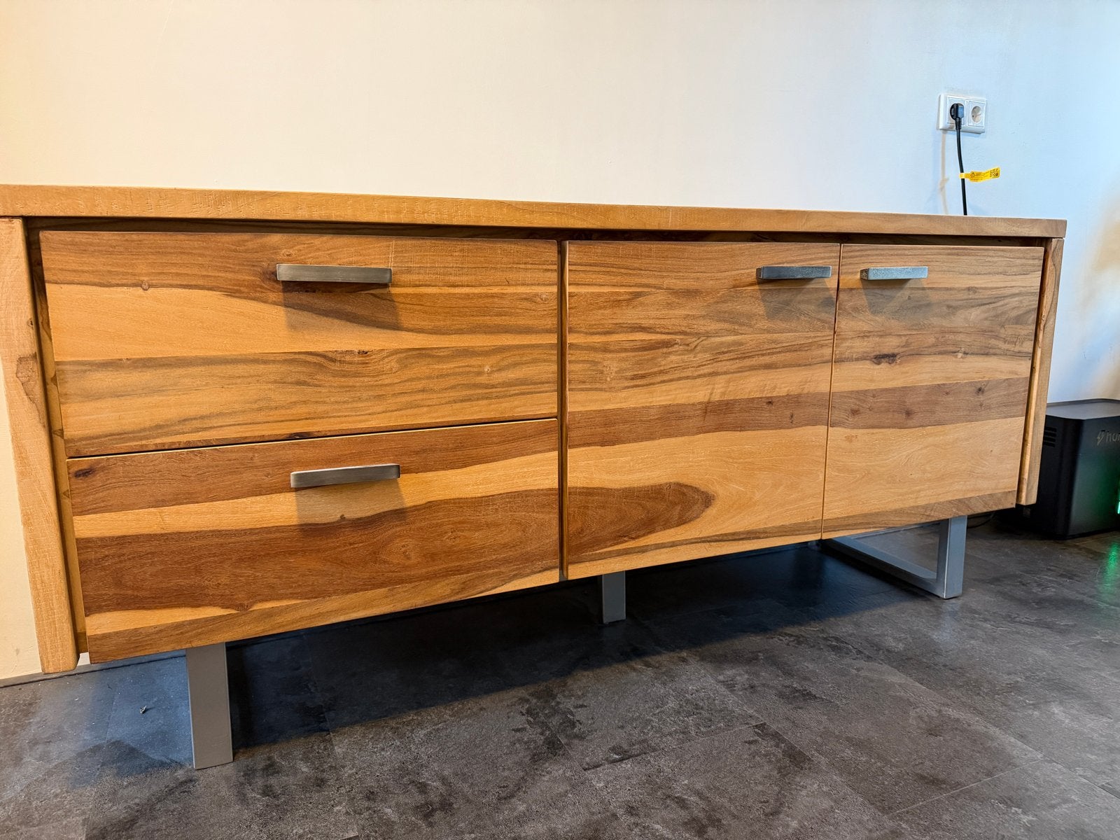 Dressoir breed 175cm diep 42cm hoog 76cm Xoon Sheesham hout, Ophalen, 150 tot 200 cm, Zo goed als nieuw, Met lade(s)