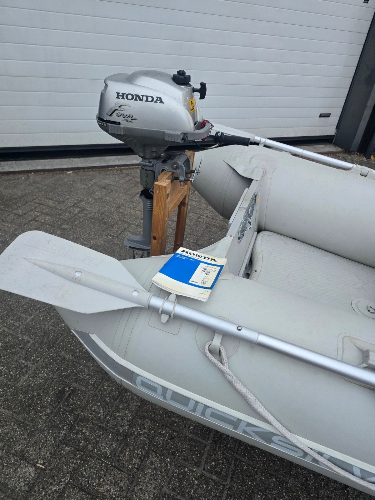 Foto 11 van Quicksilver 230 rubberboot met Honda 2pk buitenboordmotor