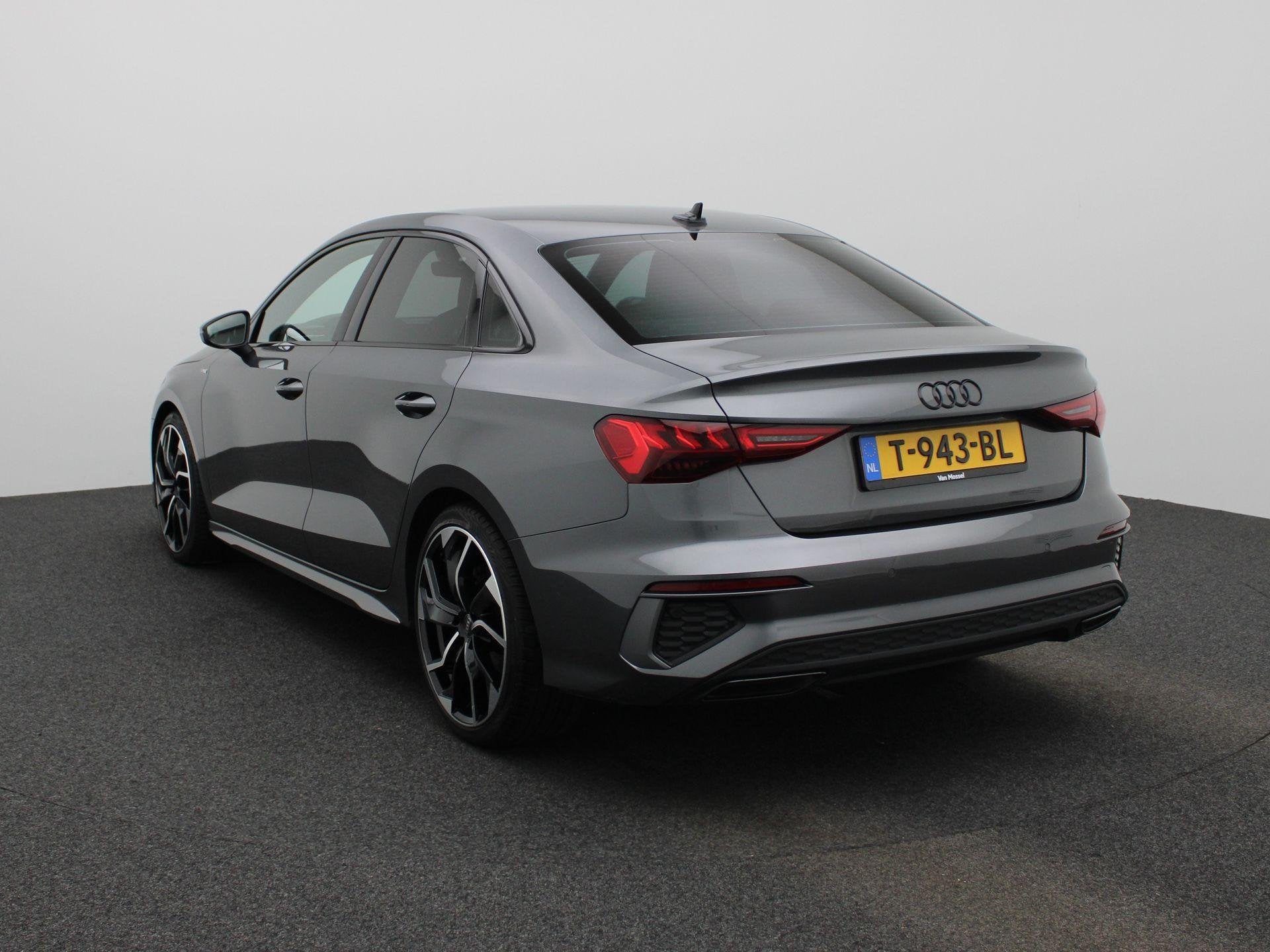 Audi A3 Limousine 30 TFSI S edition | BANG & OLUFSEN | APPLE, 12 maanden, Gebruikt, Leder en Stof, Origineel Nederlands