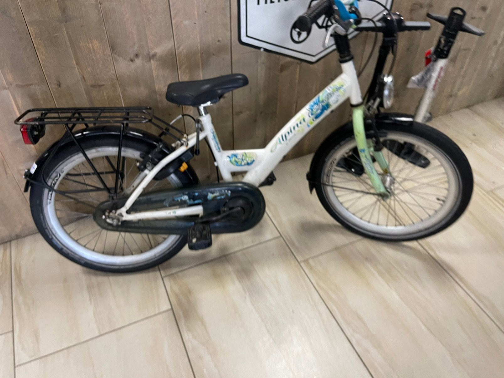 Alpina meisjesfiets 20 inch, Ophalen of Verzenden, Zo goed als nieuw, 20 inch of meer