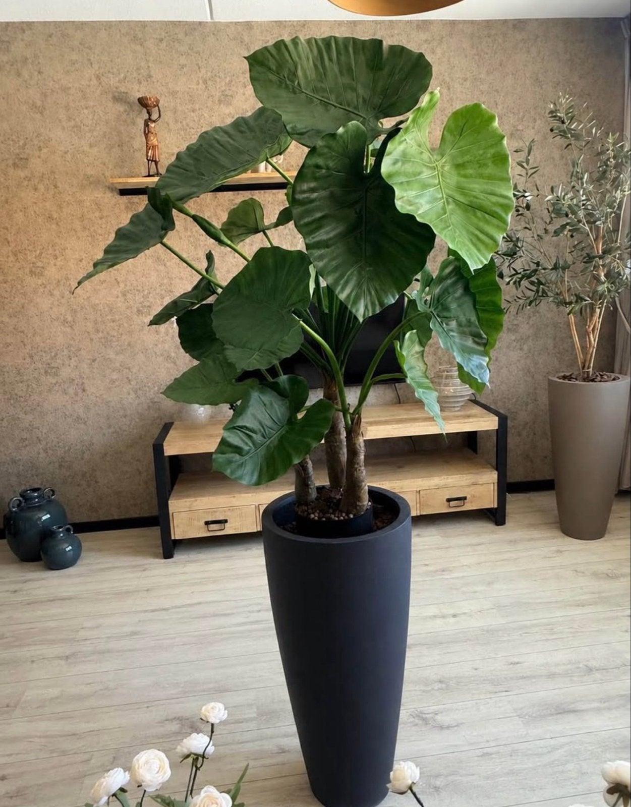 Grote kunstplant met zwarte pot, Ophalen, Binnen, Groen, Kunstplant
