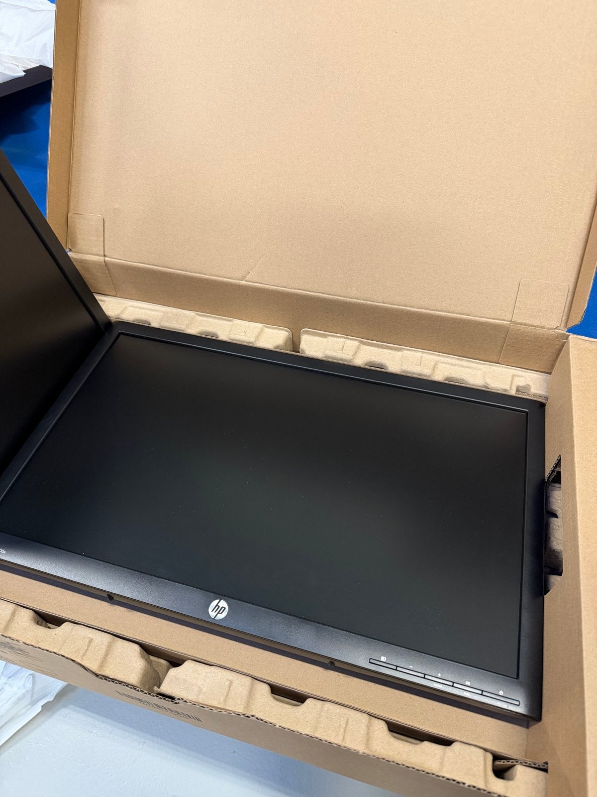15 stuks beeldscherm  compleet met kabels (dell/hp), Gebruikt, IPS, HDMI, Full HD