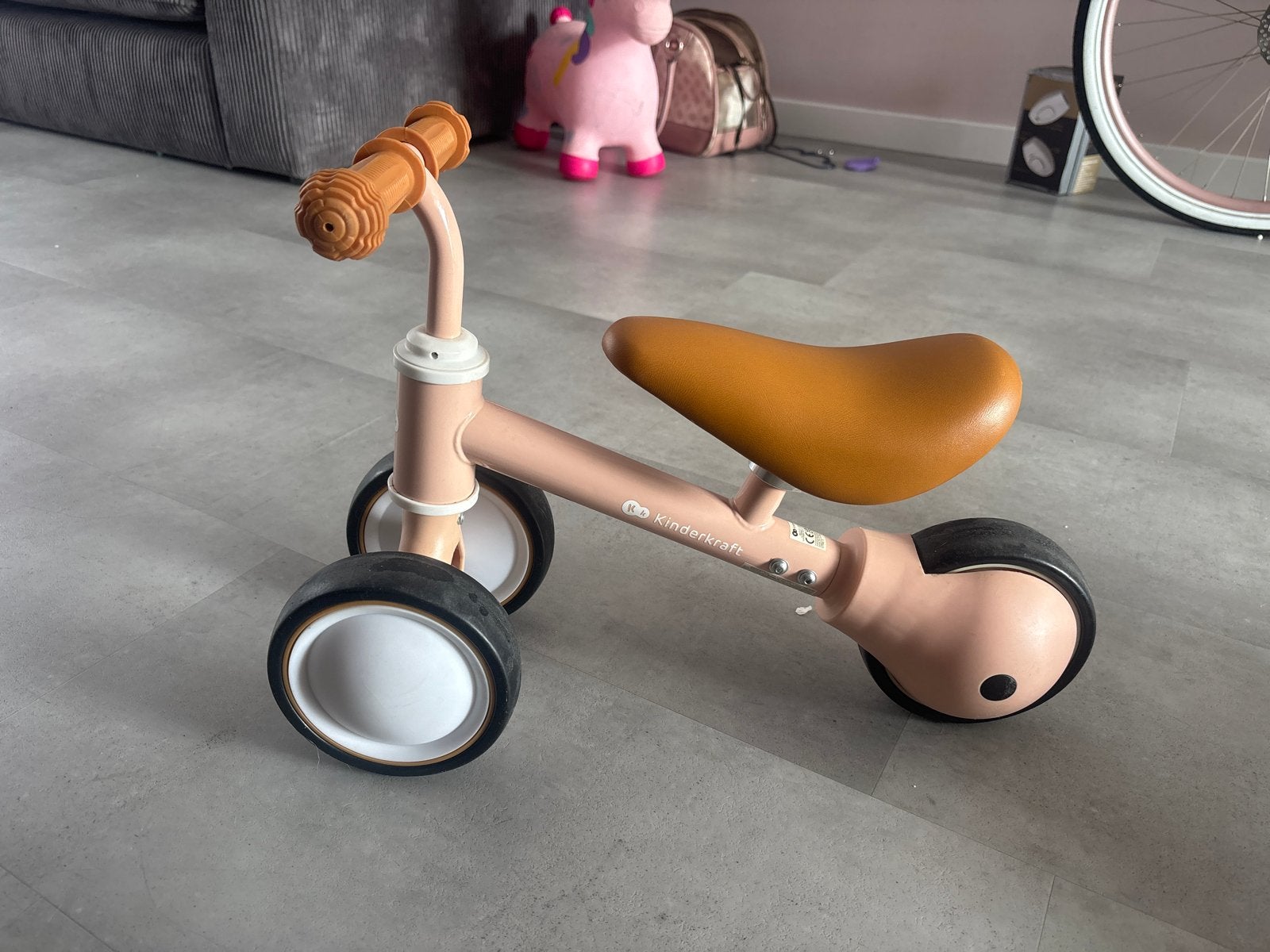 Kinderkraft Cutie loopfiets roze, Ophalen of Verzenden, Zo goed als nieuw, Loopfiets