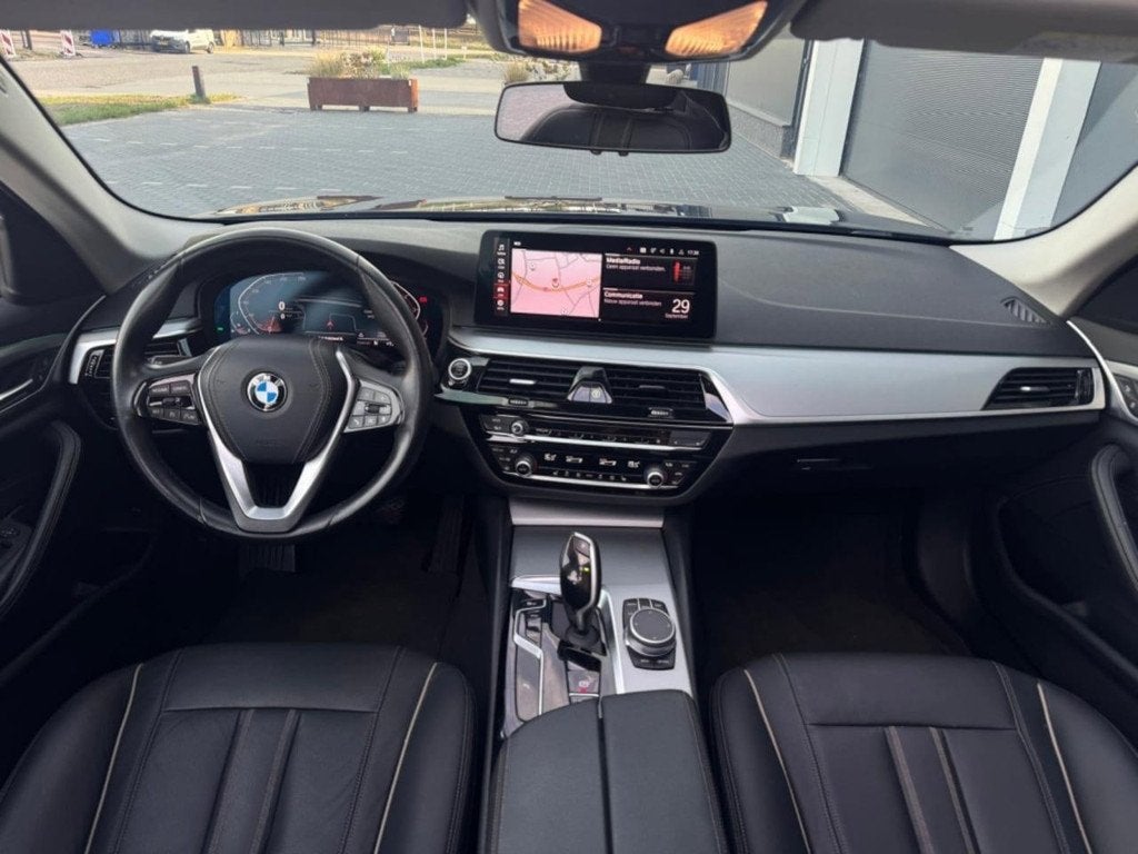 BMW 5-serie 520i High Executive| Pano | Leder | Cruise, Auto's, BMW, Automaat, 1998 cc, Achterwielaandrijving, Gebruikt