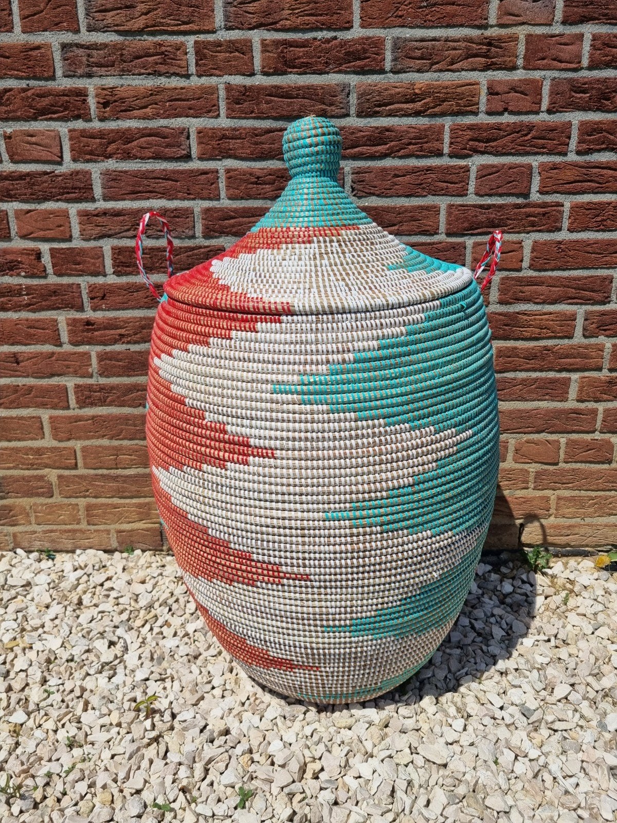 Afrikaanse zeegras wasmand XL rood wit turquoise, Ophalen of Verzenden, Nieuw, Rond, Riet