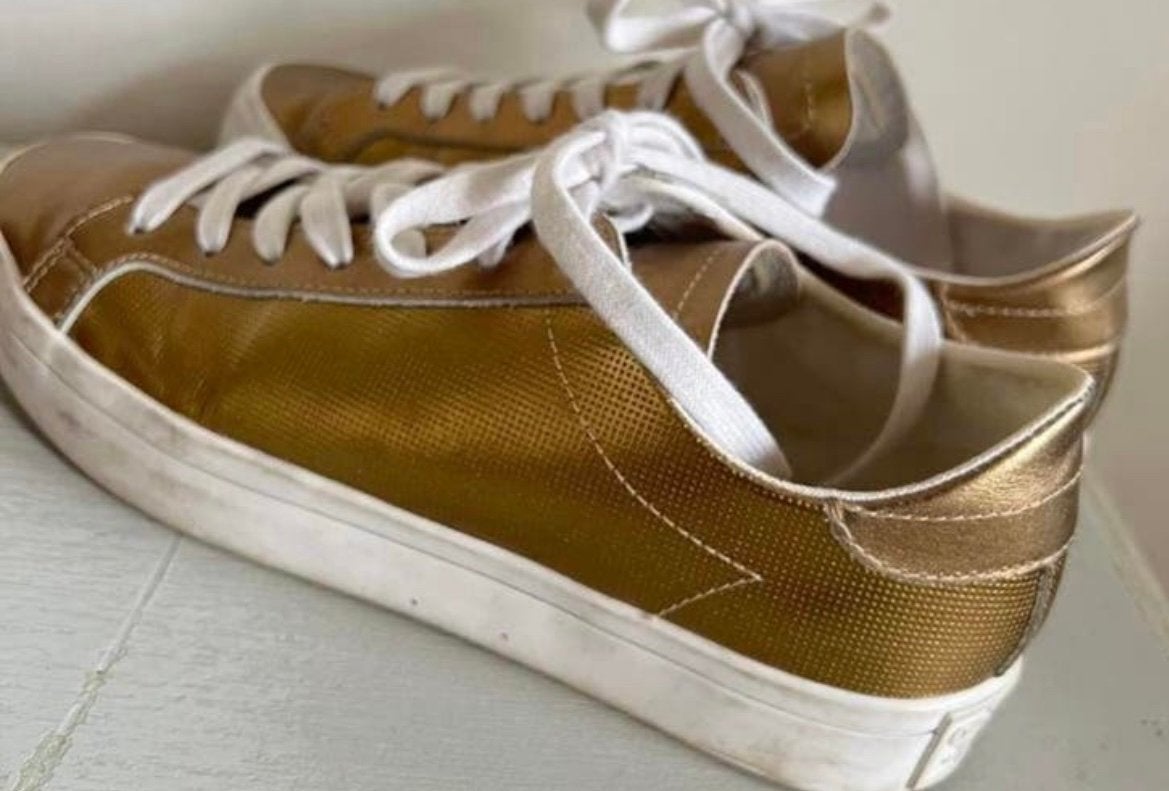 Gouden Adidas maat 38 2/3, Kleding | Dames, Schoenen, Ophalen of Verzenden, Zo goed als nieuw, Overige kleuren, Sneakers of Gympen