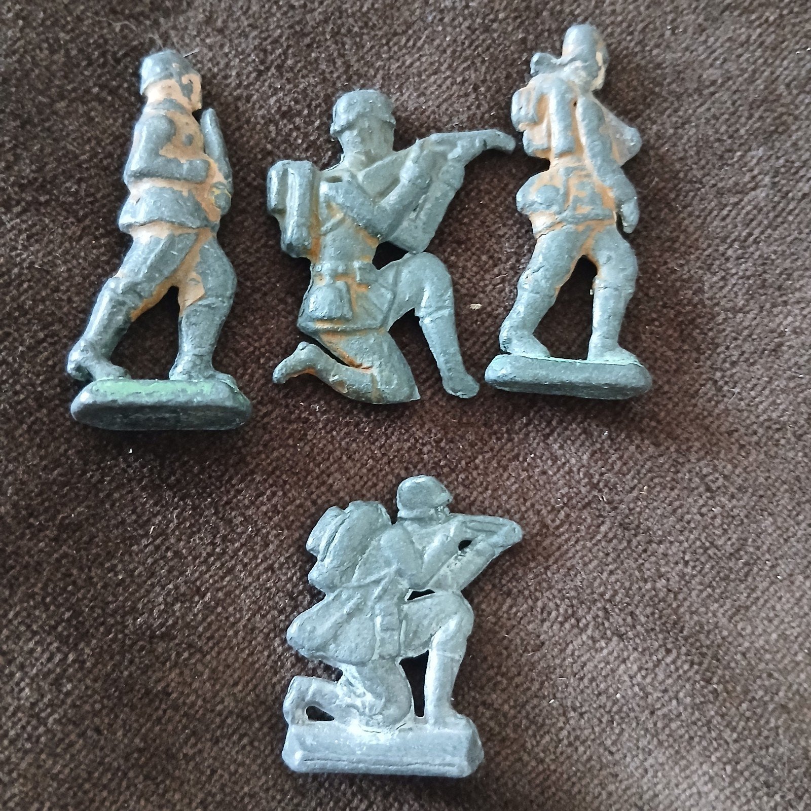 bodemvondst Oude loden soldaatjes - Militaria verzamelobject, Ophalen, Landmacht, Nederland