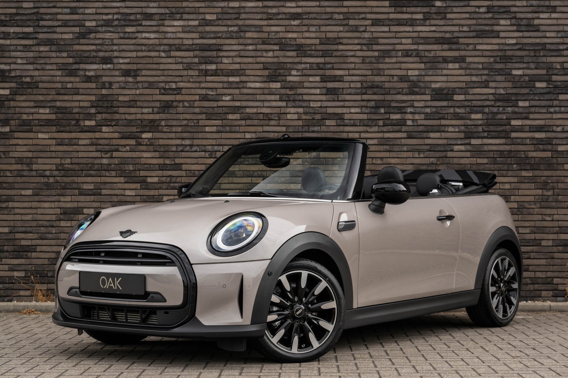 MINI Cabrio 1.5 Cooper MINI Yours | Navi | Lounge Leder | H&, Auto's, Mini, 12 maanden, 136 pk, Gebruikt, Zwart