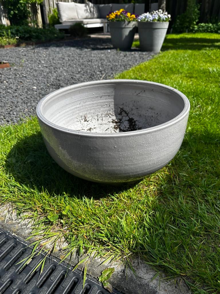 Grote grijze plantenpot / plantenschaal van Intratuin, Overige materialen, Gebruikt, 40 cm of meer, Rond