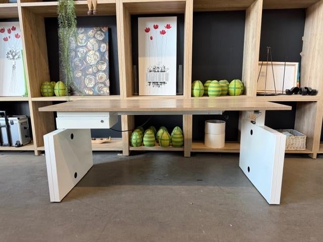 Verstelbaar bureau / tafel met slinger, kabelgoot,3 stuks, Gebruikt, In hoogte verstelbaar, 180 cm, Spaanplaat of MDF