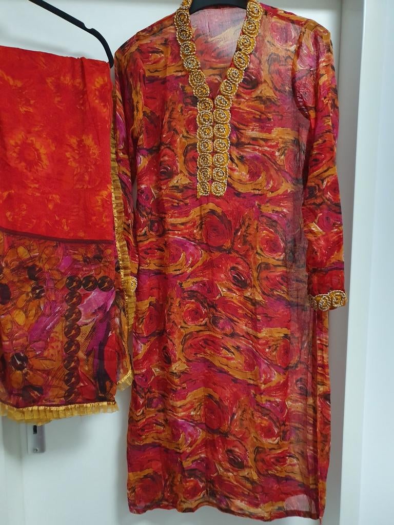 Rood/roze Indiase Kameez Dupatta - Maat S, Overige typen, Ophalen of Verzenden, Zo goed als nieuw, Maat 36 (S)