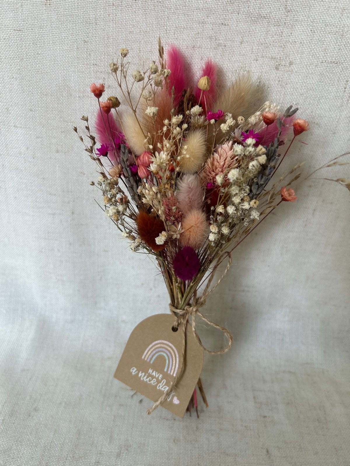 Prachtig droogbloemen corsage - 'Have a nice day', Meerkleurig, Overige stijlen, Nieuw, Ophalen of Verzenden