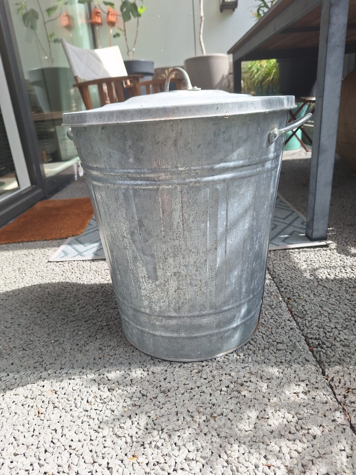 zinken emmer met deksel licht grijs, Tuin en Terras, Ophalen