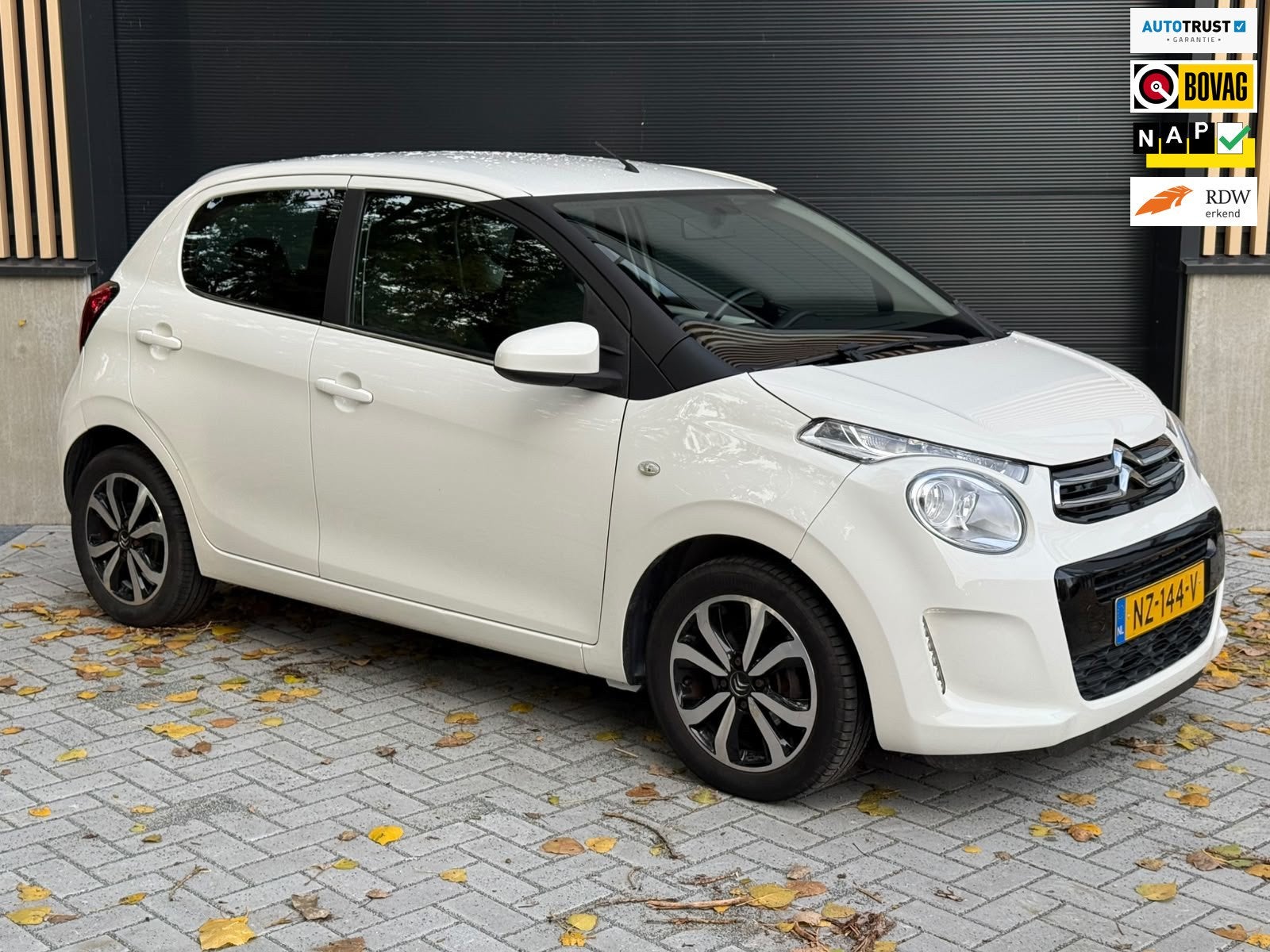 Citroen C1 1.0 e-VTi Shine, Airco, Navi, 86DKM NAP!, Auto's, Voorwielaandrijving, Stof, Gebruikt, 4 stoelen