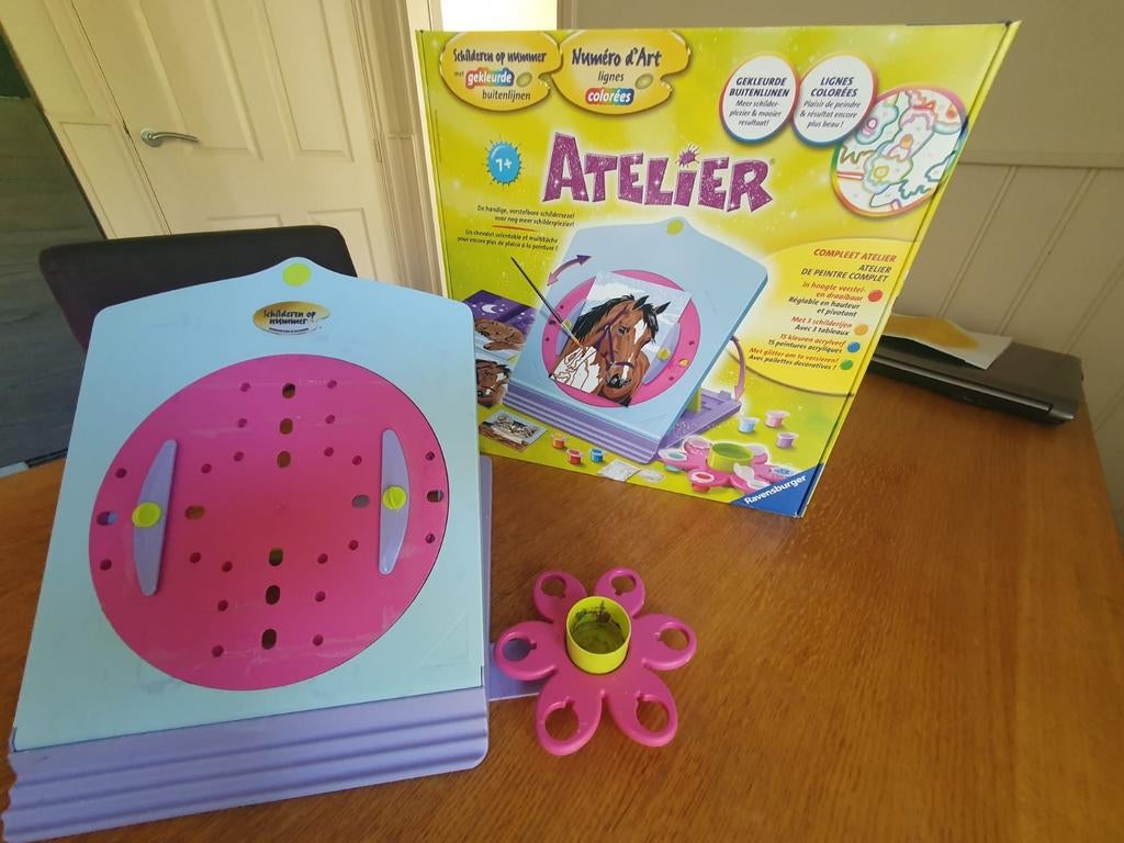 Ravensburger Atelier schildersezel, Hobby en Vrije tijd, Schilderen, Ophalen of Verzenden, Gebruikt, Ezel