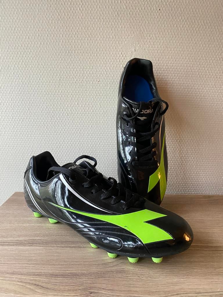 Vintage Diadora Voetbalschoen zwart/groen - maat: 45, Ophalen of Verzenden, Nieuw, Schoenen