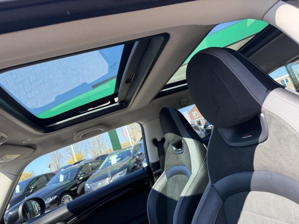 MINI 3-Deurs 2.0 Cooper S 60 Years Edition AUTOMAAT| PANORAM, Auto's, Mini, 1998 cc, 4 stoelen, Leder, Bedrijf