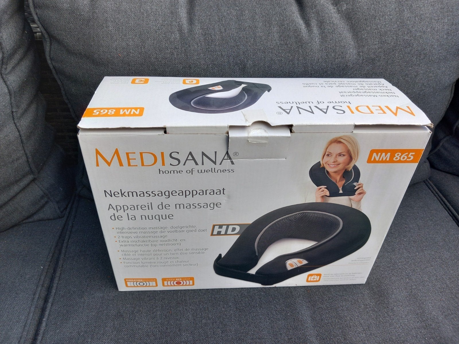 Medisana Nekmassageapparaat NM 865 met warmtefunctie, Ophalen of Verzenden, Zo goed als nieuw, Apparaat