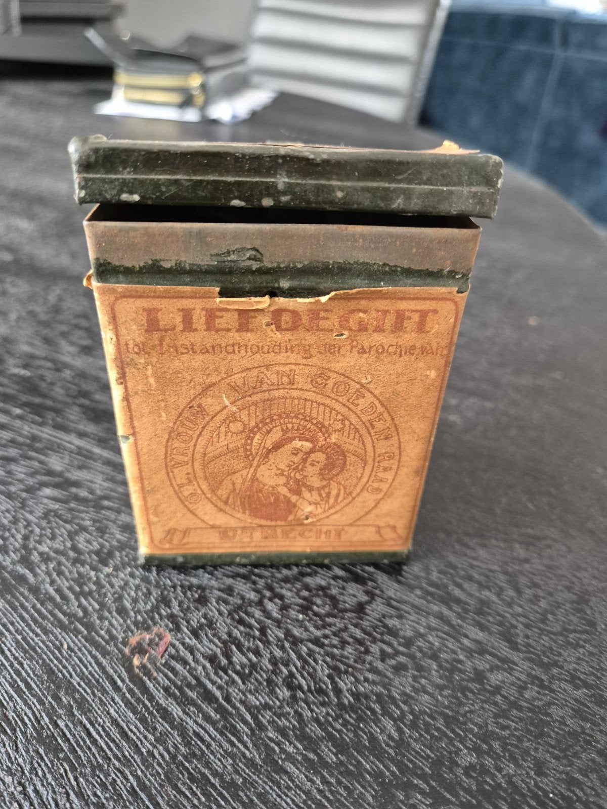 Antiek collectebusje 'Liefde Gift' met oude munten, Ophalen of Verzenden