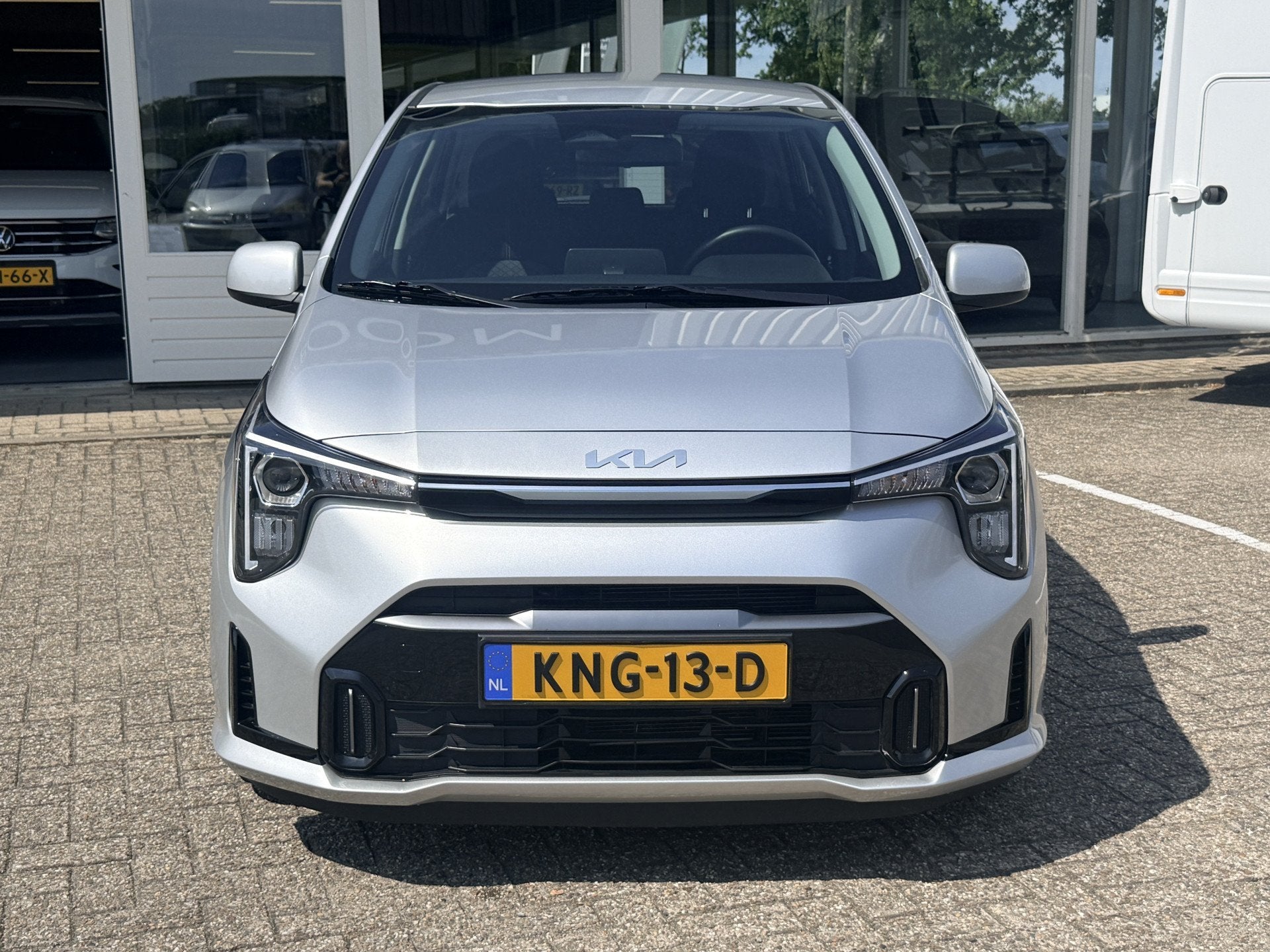 Kia Picanto 1.0 DPI DynamicLine | Stoel- en stuurverwarming, Stof, Navigatiesysteem, 4 stoelen, Bedrijf