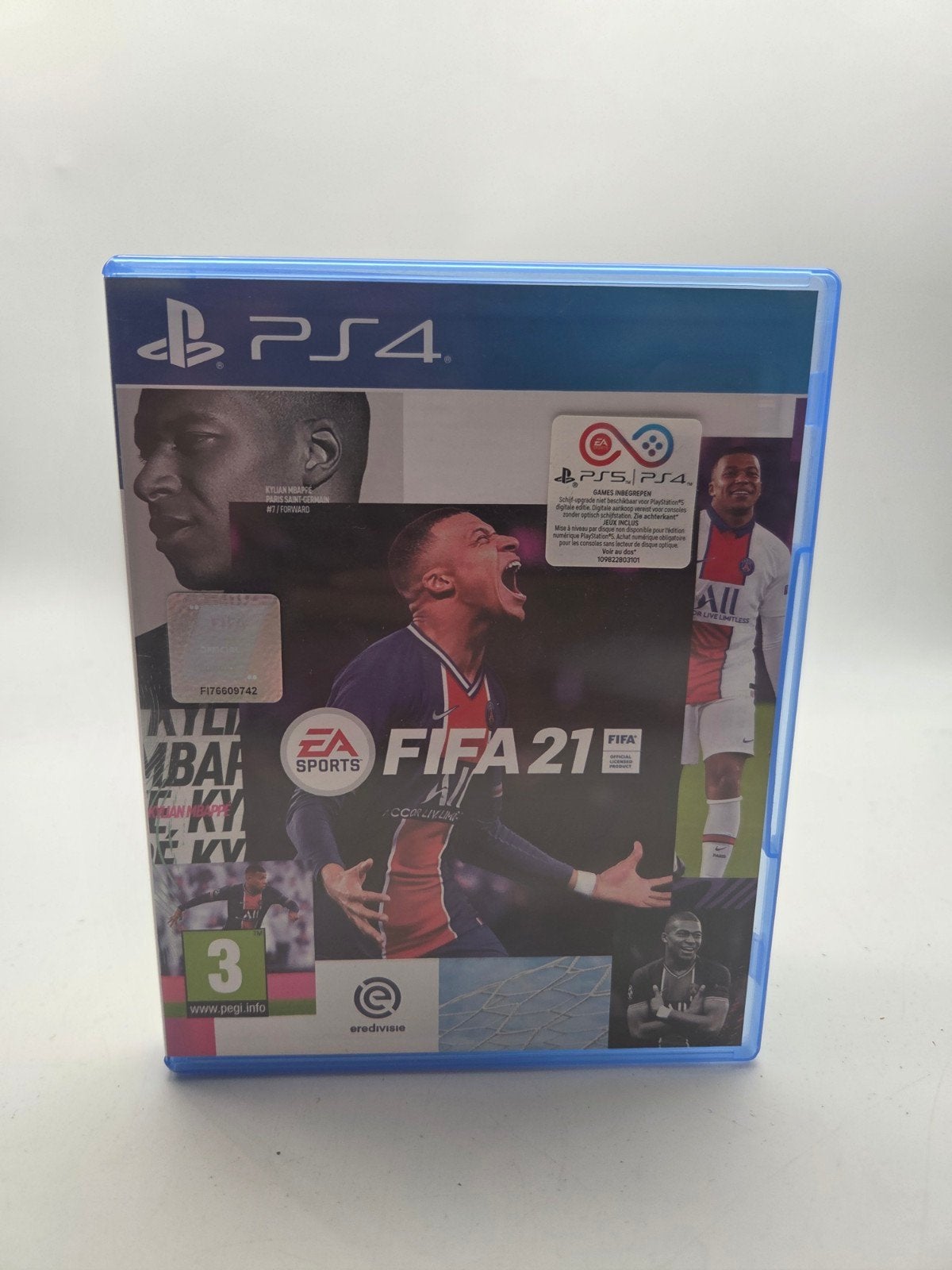 FIFA 21 PS4, Electronic Arts, EA Swiss Sàrl, Place du Molard 8, 1204 Genève, Zwitserland, Ophalen of Verzenden, Eén computer