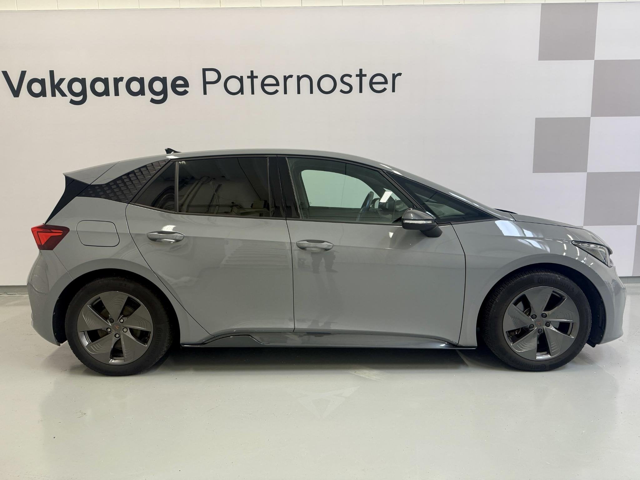CUPRA Born Essential 62 kWh SOH 96% Carplay / Stoel & Stoel, Auto's, Automaat, 12 maanden, Gebruikt, Zwart