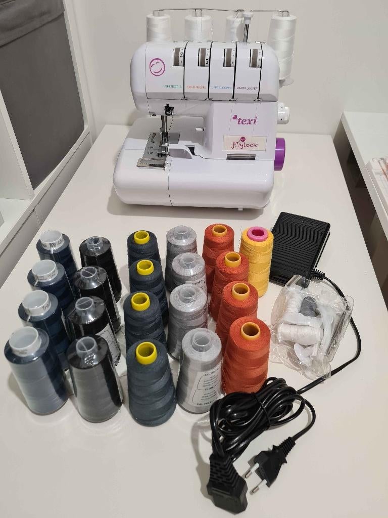 Joylock overlock machien serger inclusief 25 garen, Ophalen, Zo goed als nieuw, Lockmachine, Overige merken