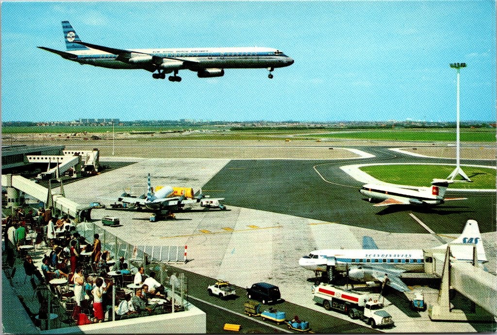 Amsterdam Schiphol - 12 vintage ansichtkaarten, Ophalen of Verzenden, 1960 tot 1980, Ongelopen, Noord-Holland