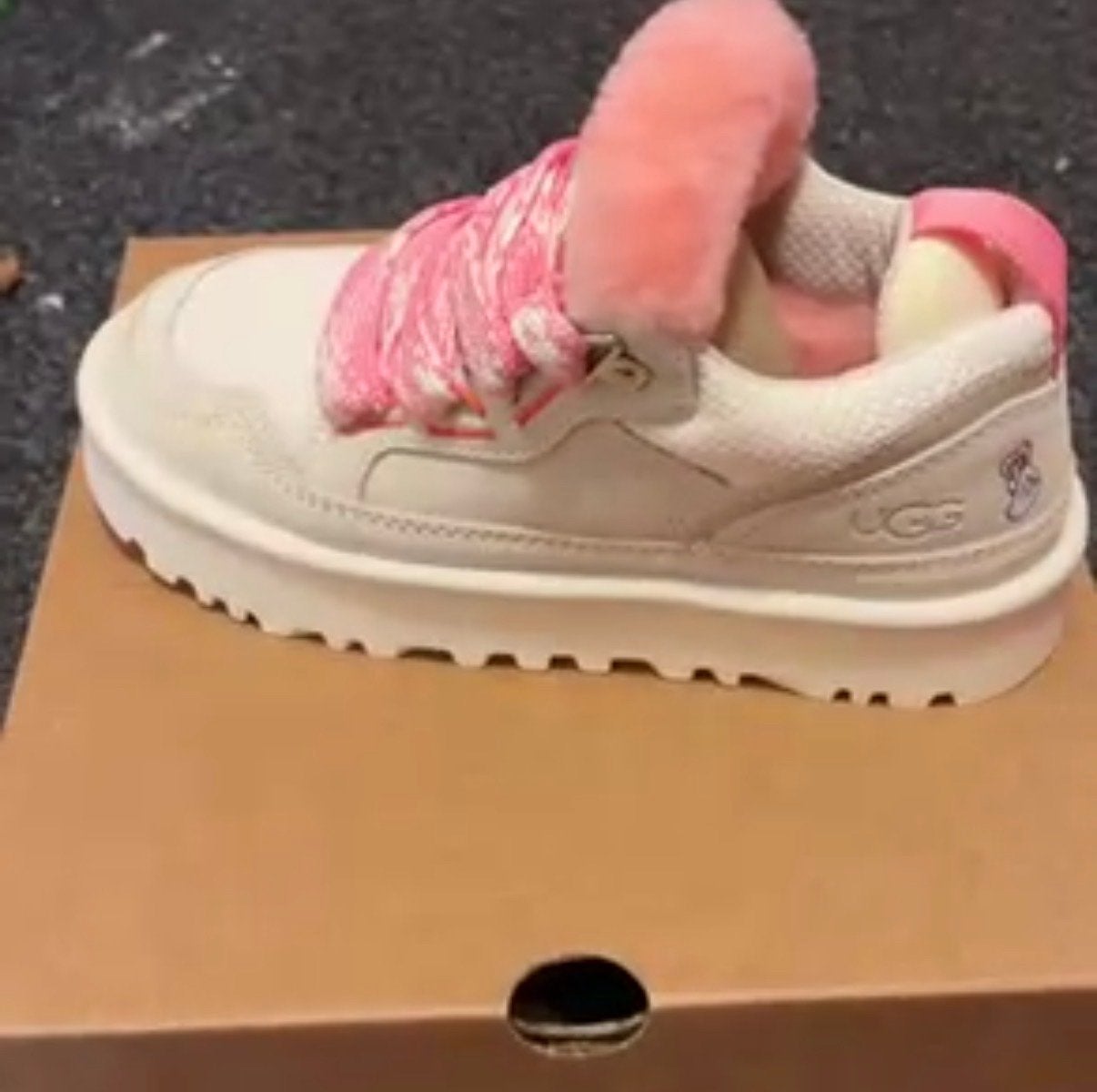 Ugg Sneakers Roze/Wit met Bont maat 38, Kleding | Dames, Schoenen, Ophalen of Verzenden, Nieuw, Roze, Sneakers of Gympen