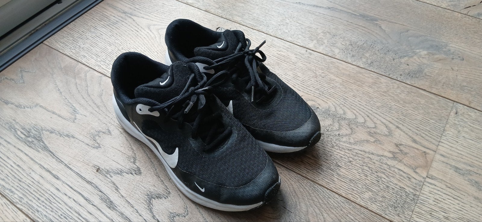Nike sportschoenen / zaalschoenen maat 39, Nike, Ophalen of Verzenden, Gedragen, Sportschoenen