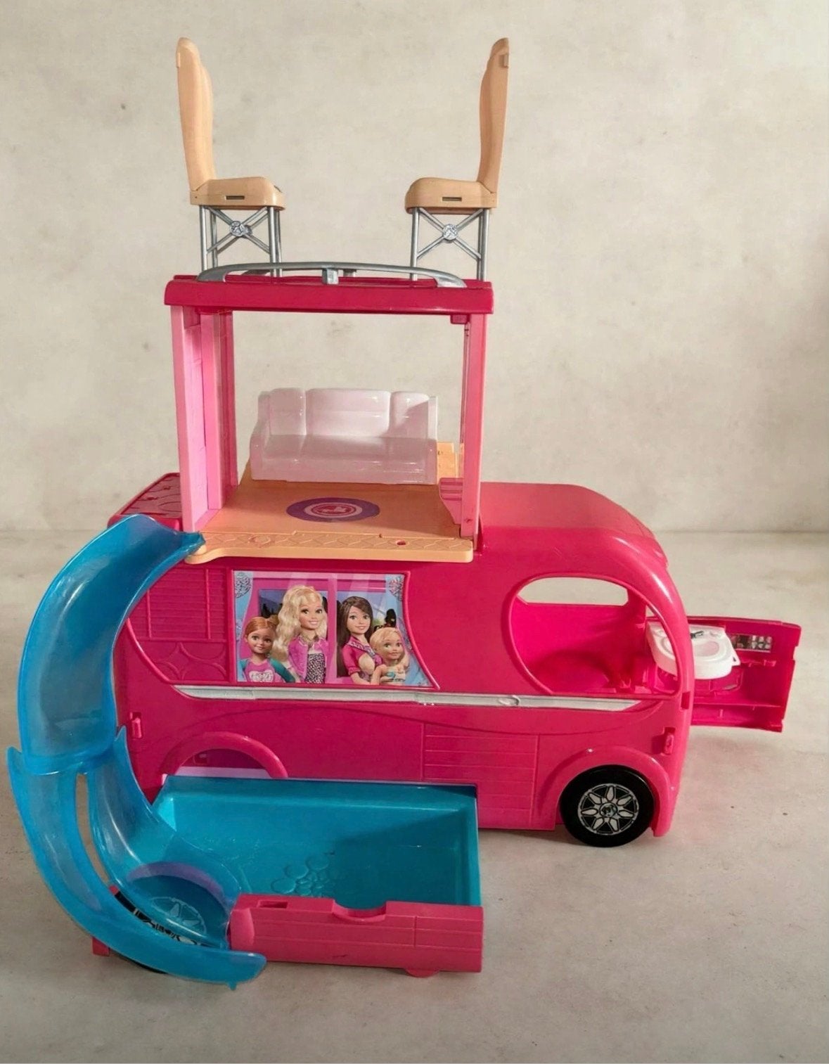 Barbie Camper met Zwembad en accessoires, Ophalen of Verzenden, Gebruikt, Meisje