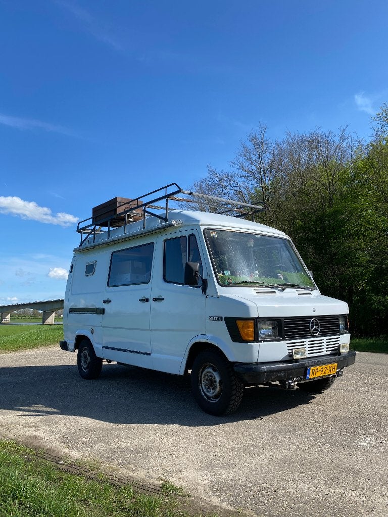 Mercedes 207D 1980, Buscamper of Camperbus, Mercedes-Benz, Particulier, Mercedes