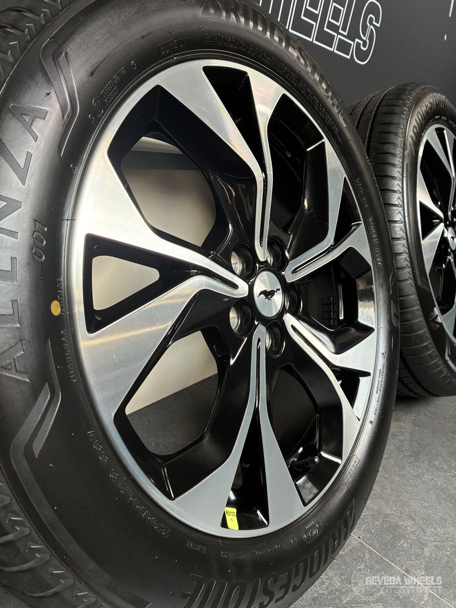 19” originele Ford Mustang Mach-e velgen + banden 5x108 LJ8C, 19 inch, Gebruikt, -, -