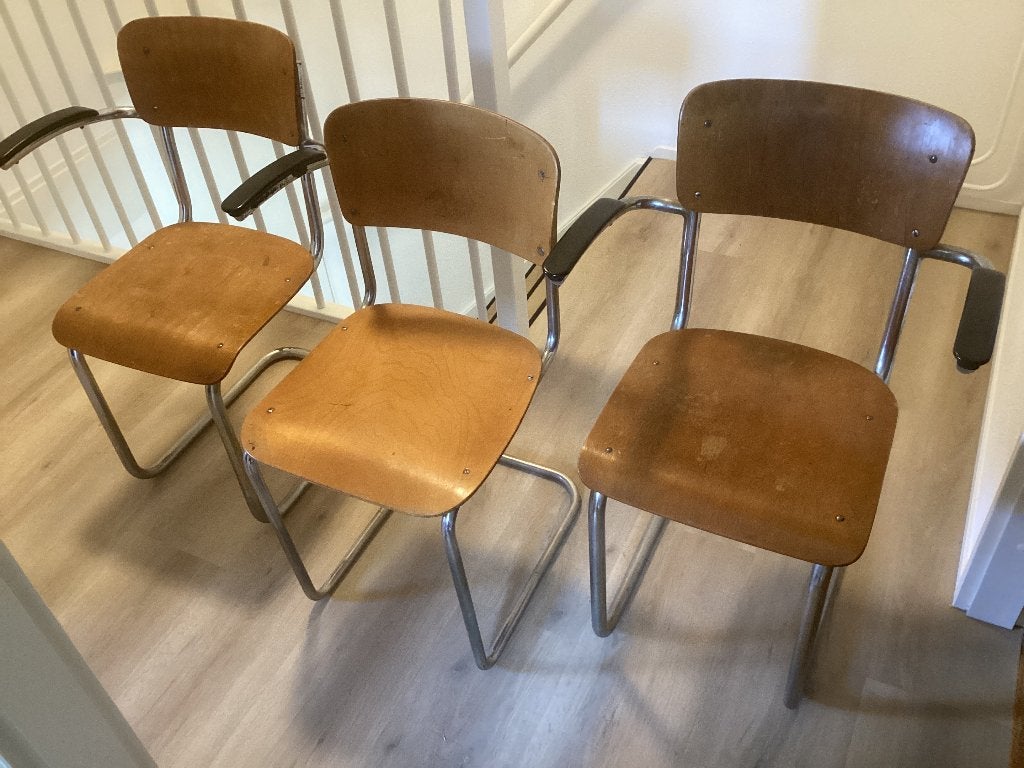 2 vintage stoelen €200 Bauhaus? Gispen?, Ophalen