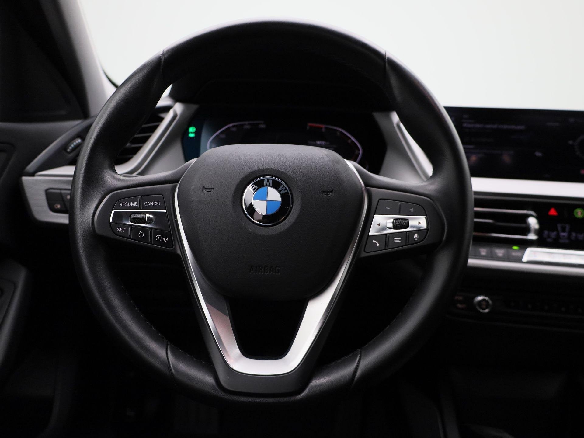 BMW 1-serie 118i Business Edition | Automaat | Apple Carplay, Auto's, 12 maanden, Gebruikt, Blauw, 3 cilinders