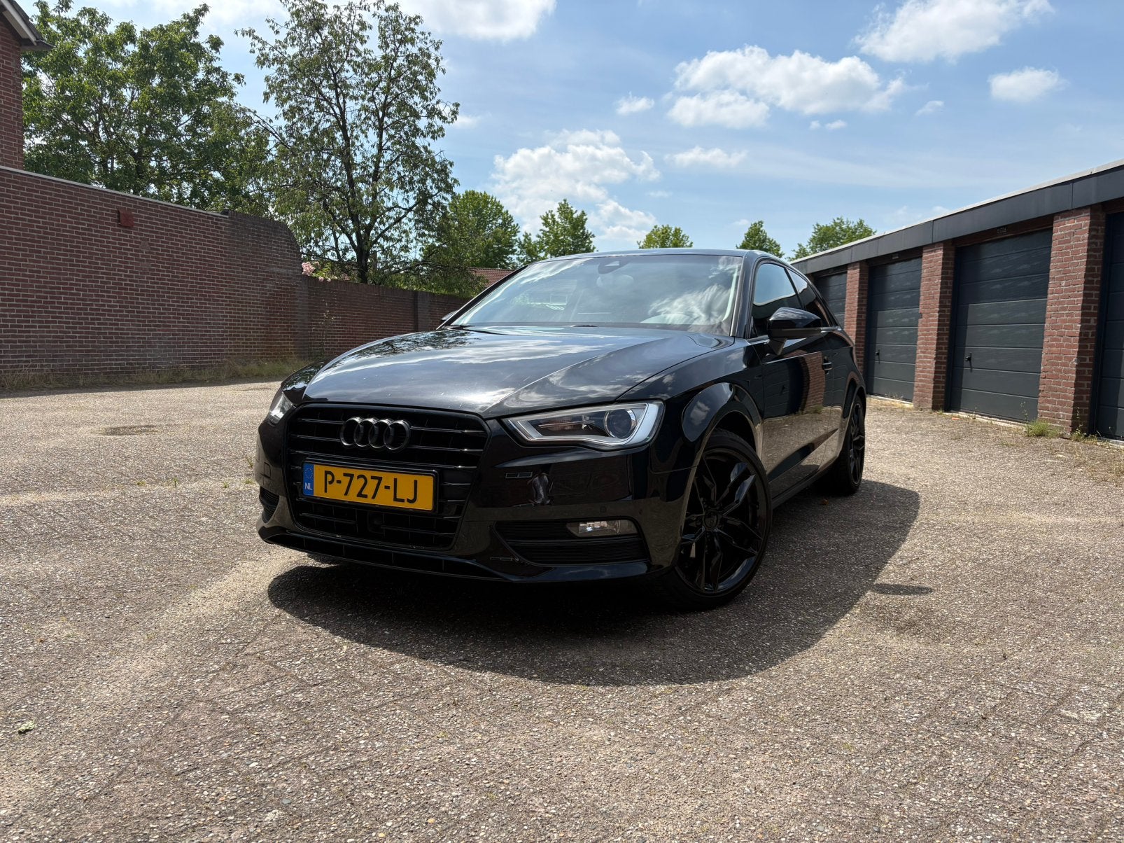 Audi A3 1.4 Tfsi 92KW 3D 2015 Zwart, Voorwielaandrijving, 125 pk, 4 cilinders, 620 kg