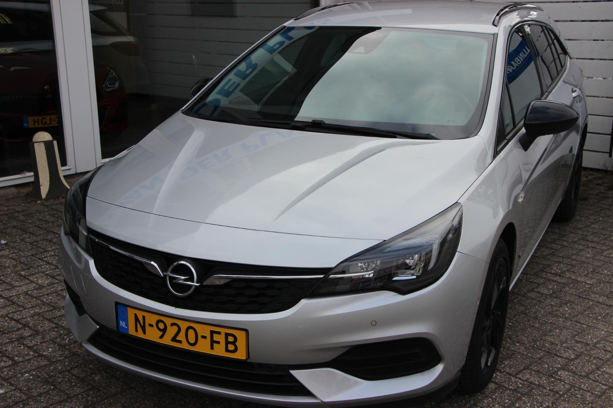 Opel Astra Sports Tourer 1.2 Design & Tech, Auto's, Stof, Gebruikt, Euro 6, 1199 cc