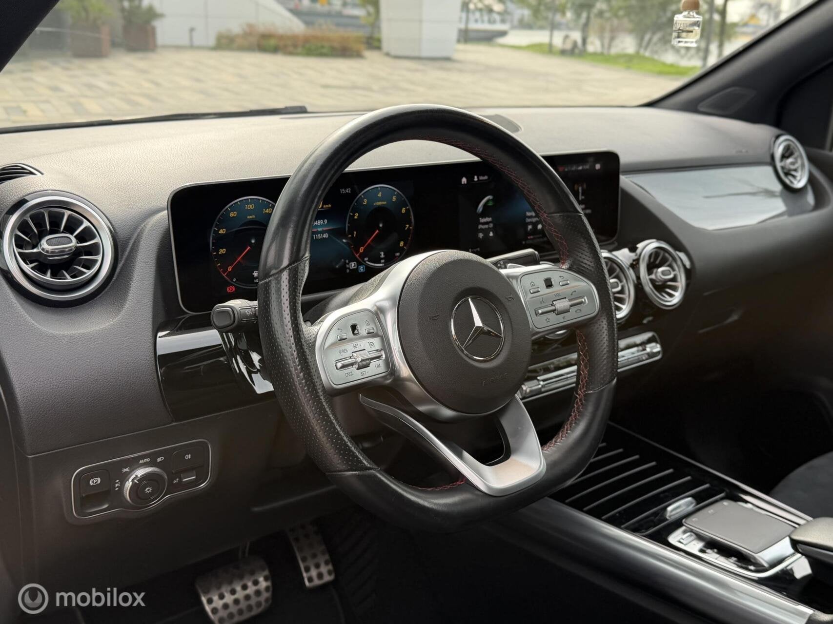 Mercedes B-klasse 180 AMG Line |Pano |Memory |Sfeer |Carbon, Auto's, 136 pk, Gebruikt, 4 cilinders, 700 kg