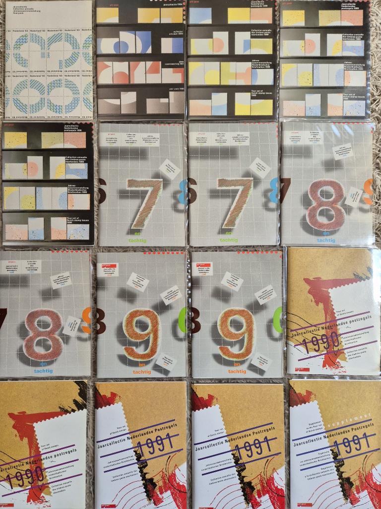 Jaarcollectie Nederlandse Postzegels 1983 - 1999 (35 mapjes), Ophalen of Verzenden, Na 1940, Postfris