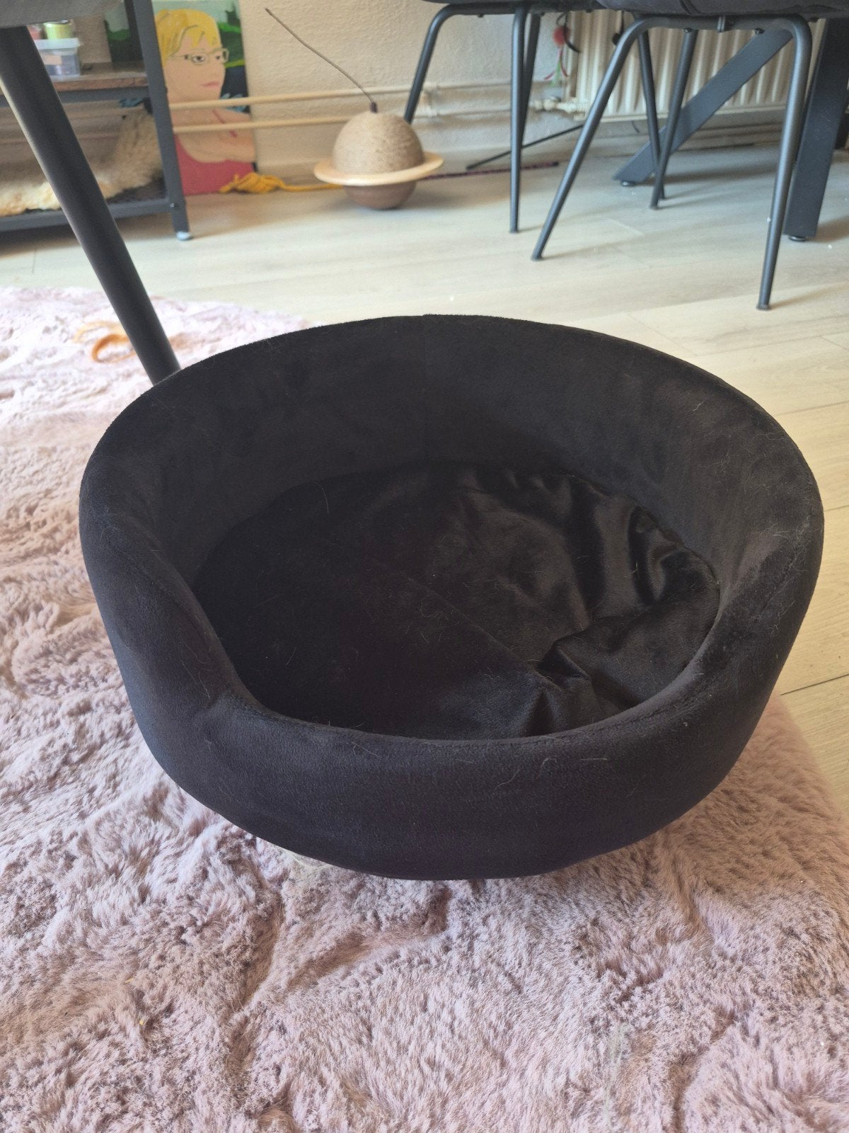suede bankje op pootjes, Ophalen of Verzenden, Zo goed als nieuw