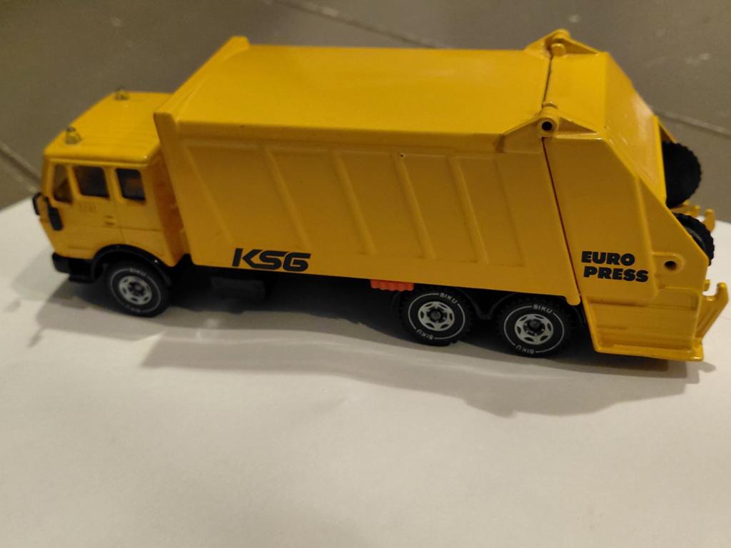 Siku Mercedes 2232 vuilniswagen - Perfecte staat, Ophalen of Verzenden, Zo goed als nieuw